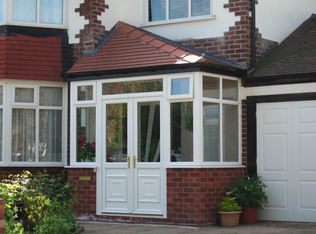 Porch with tiled roof