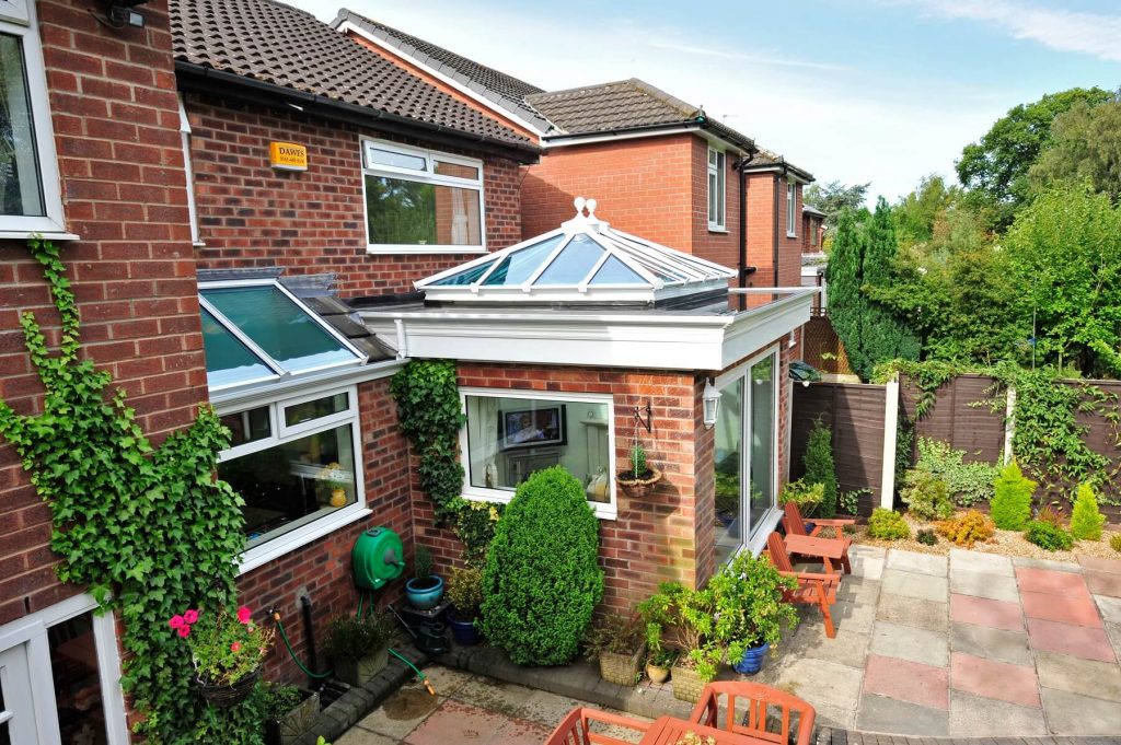 Lantern roof with glazing panels for kitchen